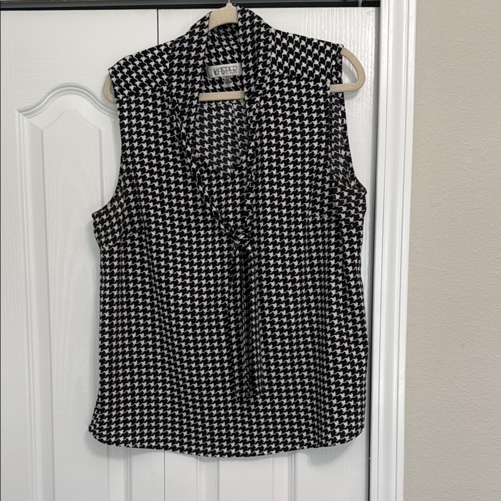 Kasper Black and White Houndstooth Sleeveless Tie-Neck Blouse
